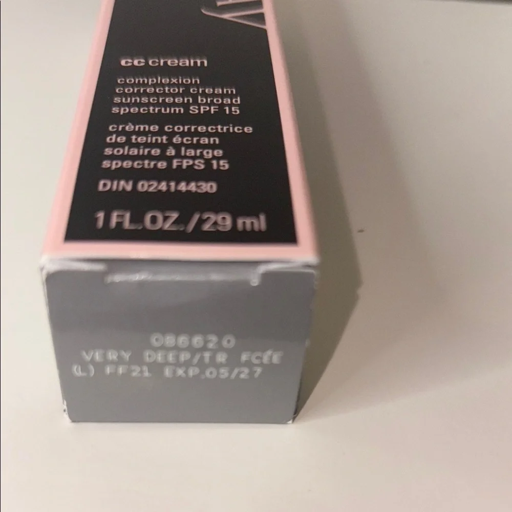 Mary Kay Brown Concealer Matte Finish‎